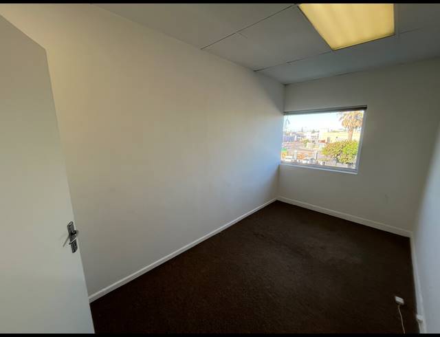 50M² OFFICE TO LET IN PARKLANDS